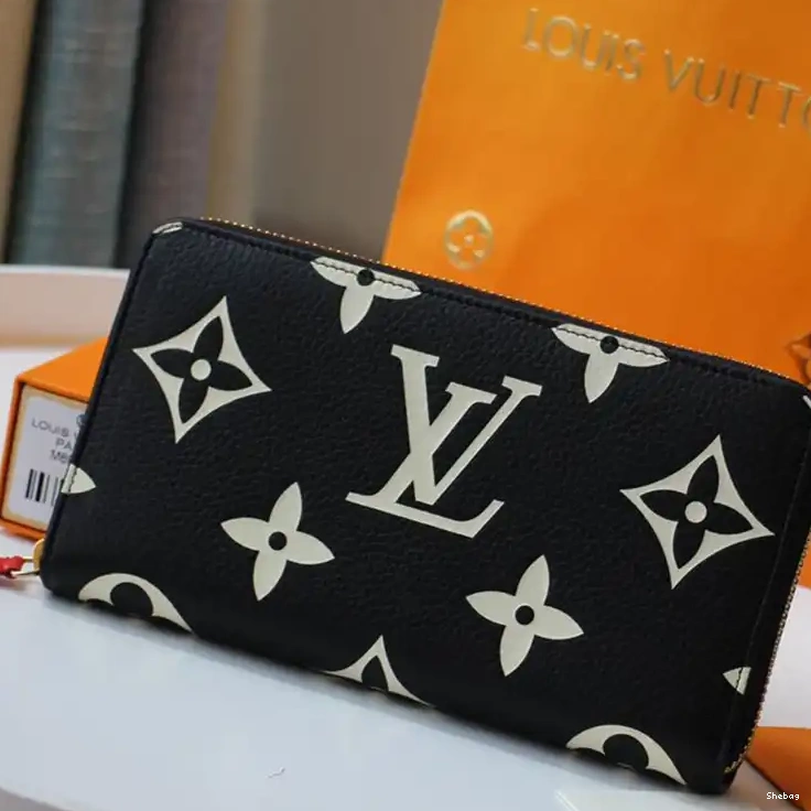 LV Bags 208B570081 0815
